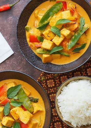 Tofu Thai Panang Curry with Mixed Vegetables - Mae Jum Store